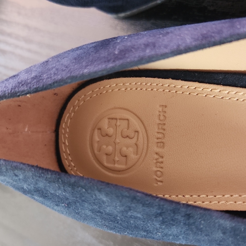 Tory Burch Navy Blue Suede Flats with Gold Logo - Picture 9 of 12